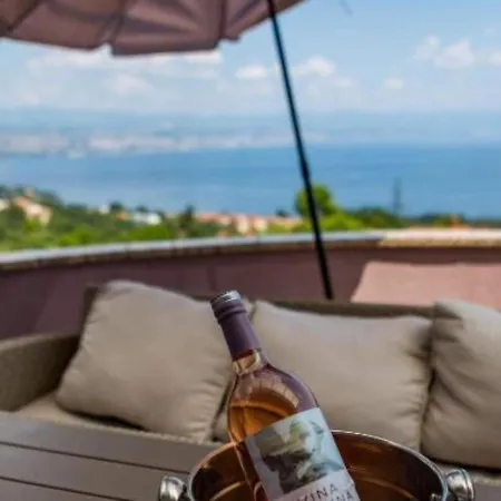 Apartmán Three Bedroom With Balcony