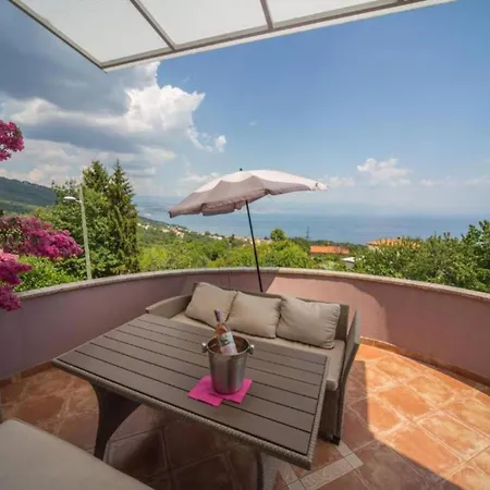 Apartmán Three Bedroom With Balcony