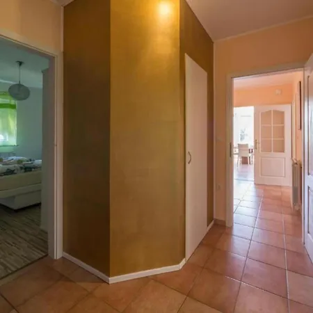 Apartmán Three Bedroom With Balcony *