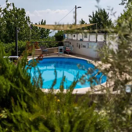 Three Bedroom With Balcony Apartmán