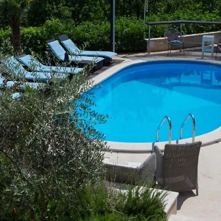 Three Bedroom With Balcony Apartmán Opric