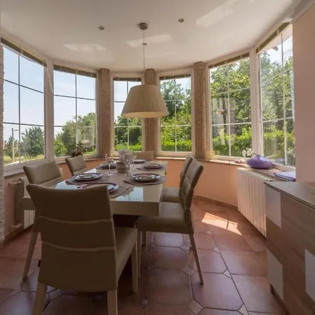 Three Bedroom With Balcony Abbazia