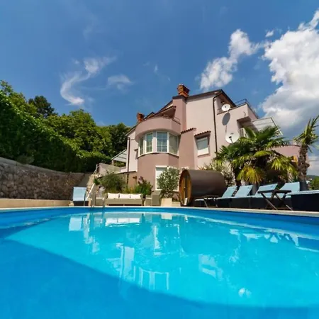 Three Bedroom With Balcony *