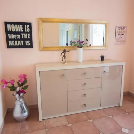 Three Bedroom With Balcony أوباتيا