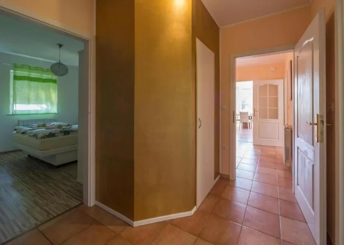 Apartament Three Bedroom With Balcony *