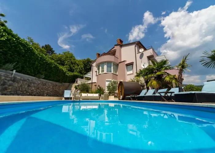 Three Bedroom With Balcony *