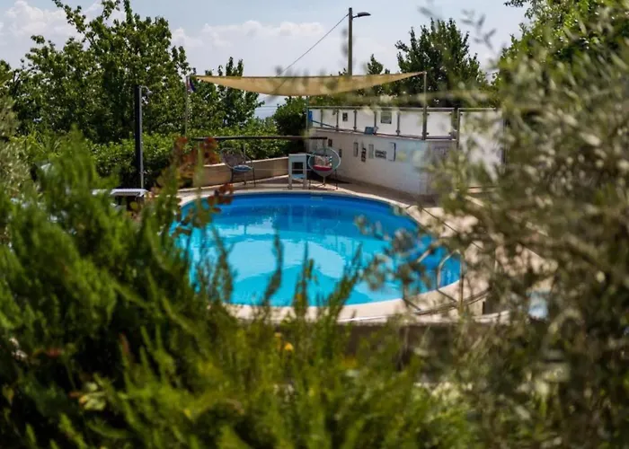 Three Bedroom With Balcony Apartament